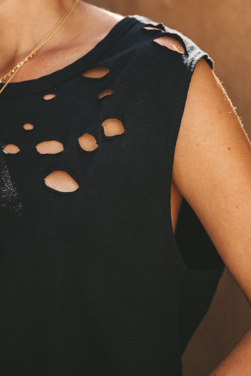 Broken Hole Detail Sleeveless Crew Neck Tank Top
