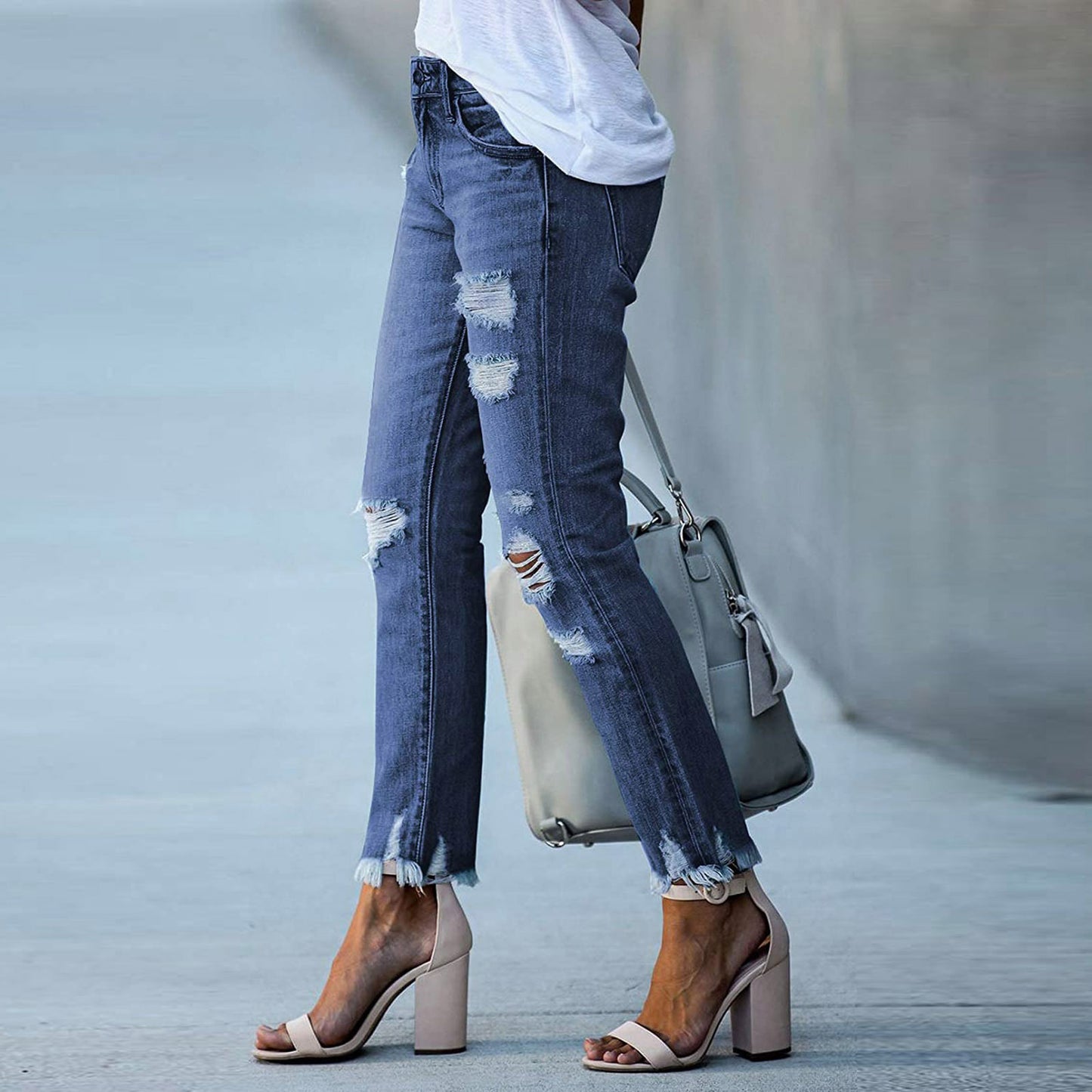 Wash Ripped Raw Hem Mid Rise Crop Jeans