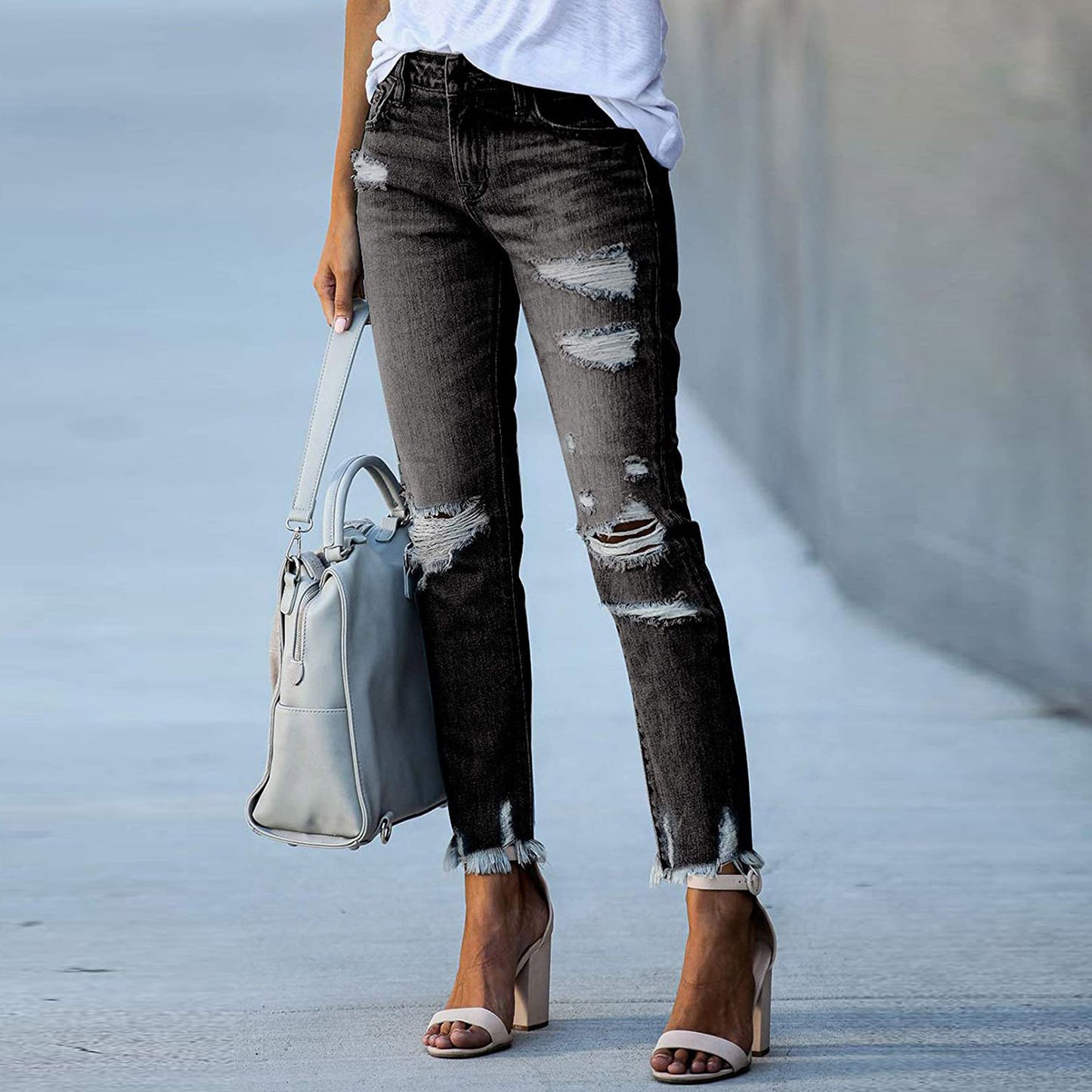 Wash Ripped Raw Hem Mid Rise Crop Jeans