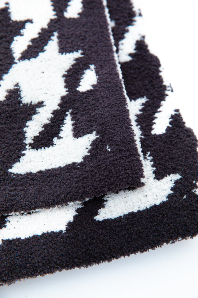 Make Me Believe Black Houndstooth Blanket DOORBUSTER