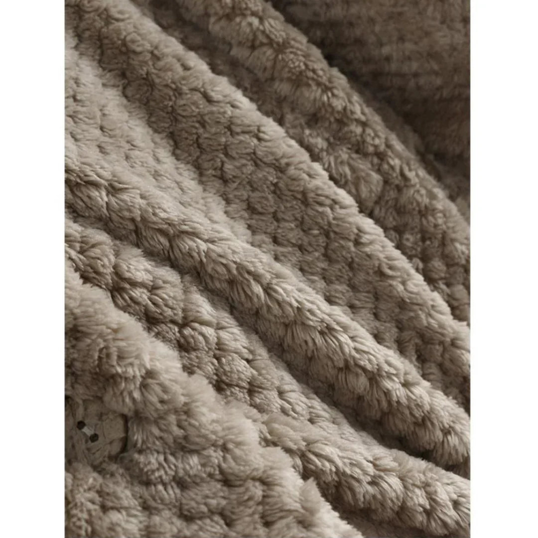 Aure Paris | Cozy Relaxed-Fit Ribbed Hooded Coat
