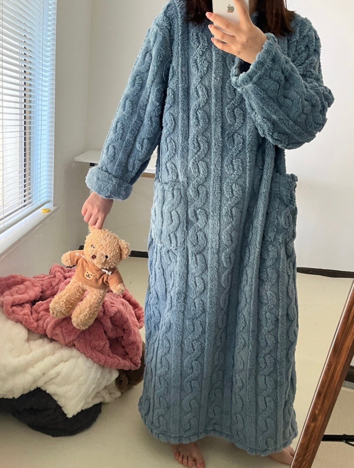 A Warm Gift Winter Coral Velvet Home Clothes