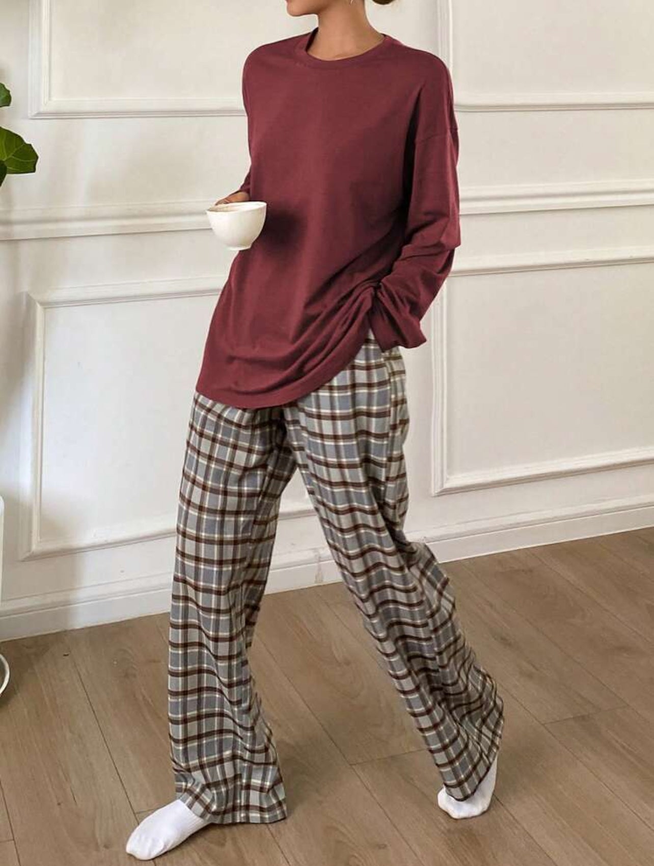 2 Piece Plaid Pants and Solid Top Pajama Lounge Set