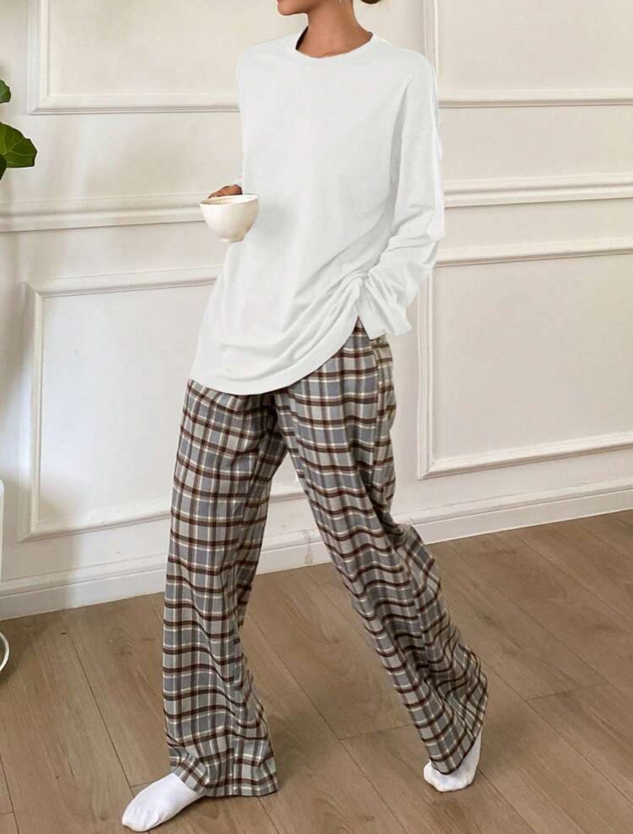 2 Piece Plaid Pants and Solid Top Pajama Lounge Set