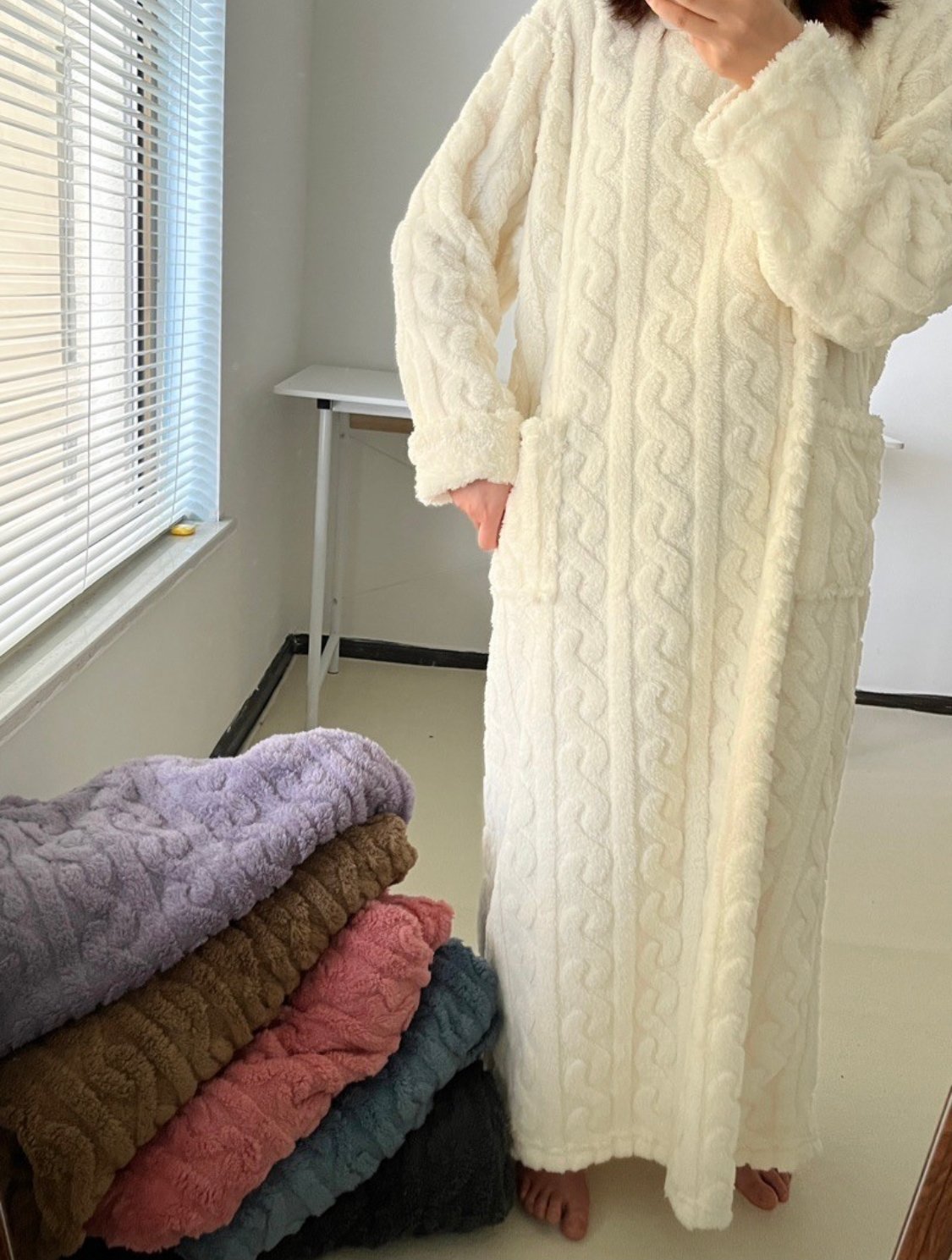 A Warm Gift Winter Coral Velvet Home Clothes